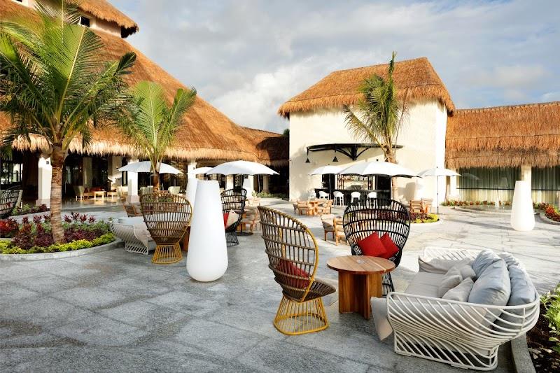 Resort lounge