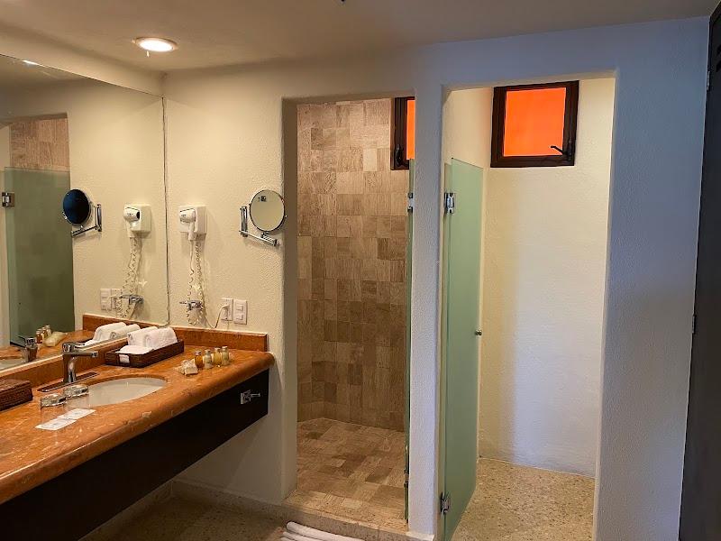 Akumal Bay Beach & Wellness Resort thumbnail 4