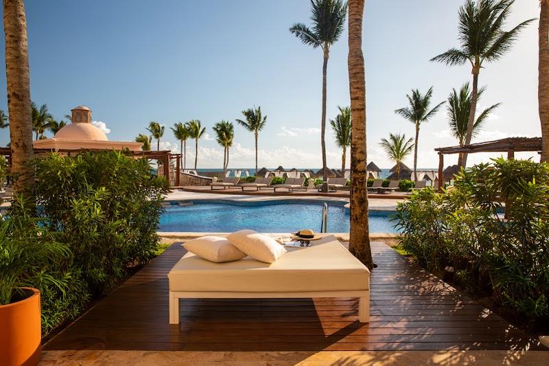 Excellence Riviera Cancun thumbnail 3