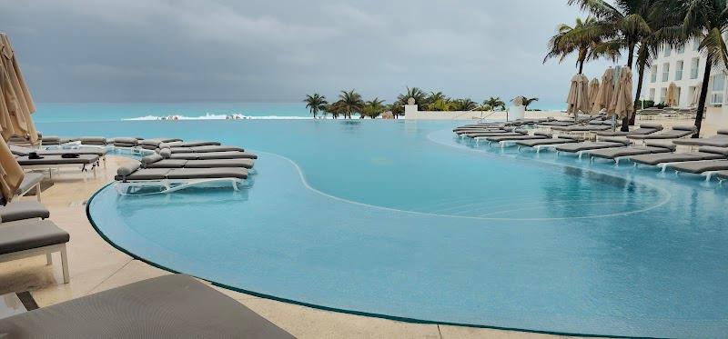 Le Blanc Spa Resort Cancun thumbnail 3