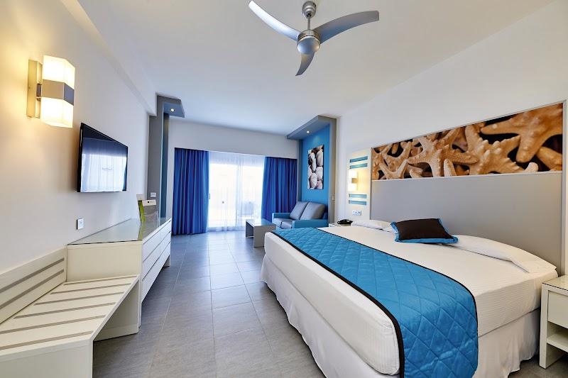 Hotel Riu Republica thumbnail 2