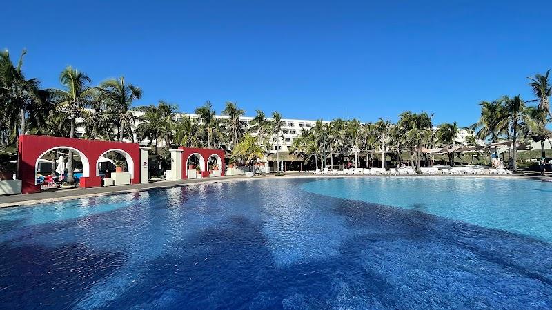 Grand Oasis Cancun thumbnail 3