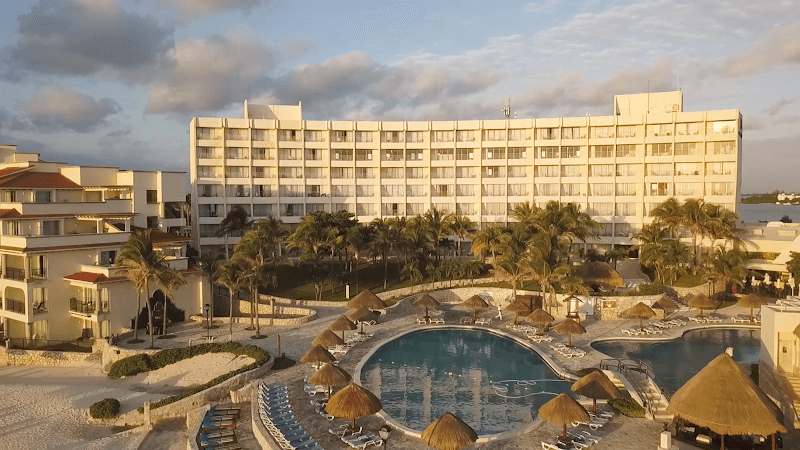 Grand Park Royal Cancun 1