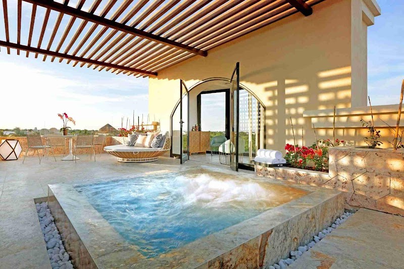 TRS Yucatan Hotel thumbnail 3