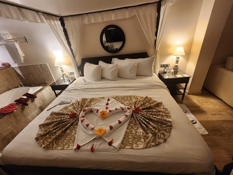 TRS Turquesa Hotel thumbnail 2