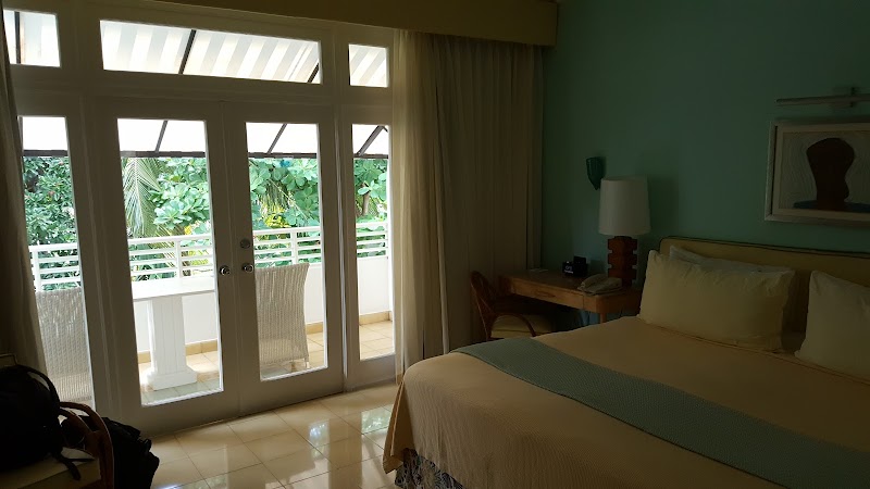 Couples Tower Isle thumbnail 2