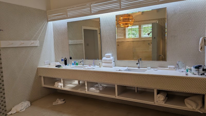 Couples Tower Isle thumbnail 4