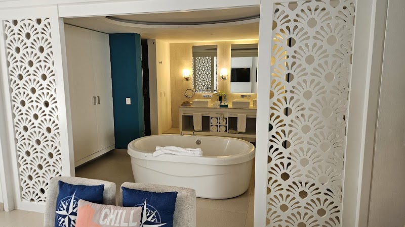 Margaritaville Island Reserve Riviera Cancun by Karisma thumbnail 4