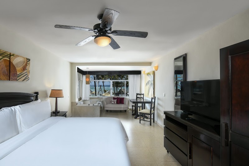 Hidden Beach Au Naturel Resort thumbnail 2