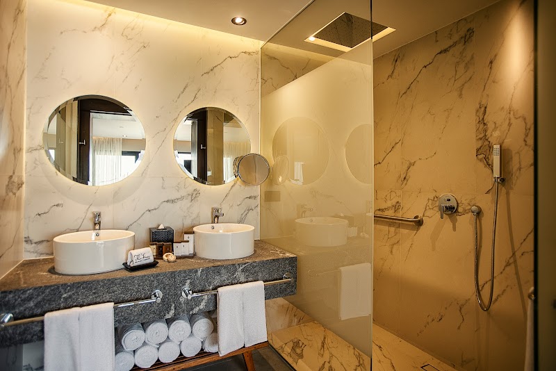 The Fives Oceanfront Puerto Morelos thumbnail 4