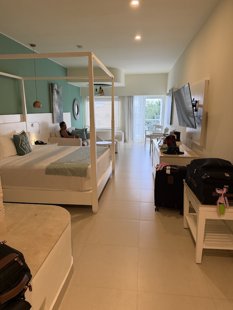 Iberostar Selection Riviera Cancun thumbnail 2